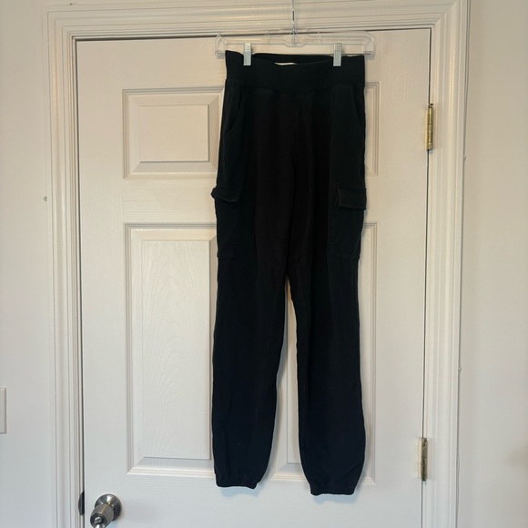 Abercrombie & Fitch Soft AF Cargo Sweatpant - Picture 5 of 7